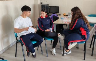 Alumnos de Secundaria durante un momento de la convivencia de acompañamiento.