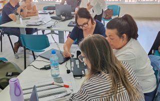 Docentes practican en la elaboración de Acciones Evaluables PCT Andalucía - CEP Almería (Refuerzo Competencia Matemática y Lingüística)